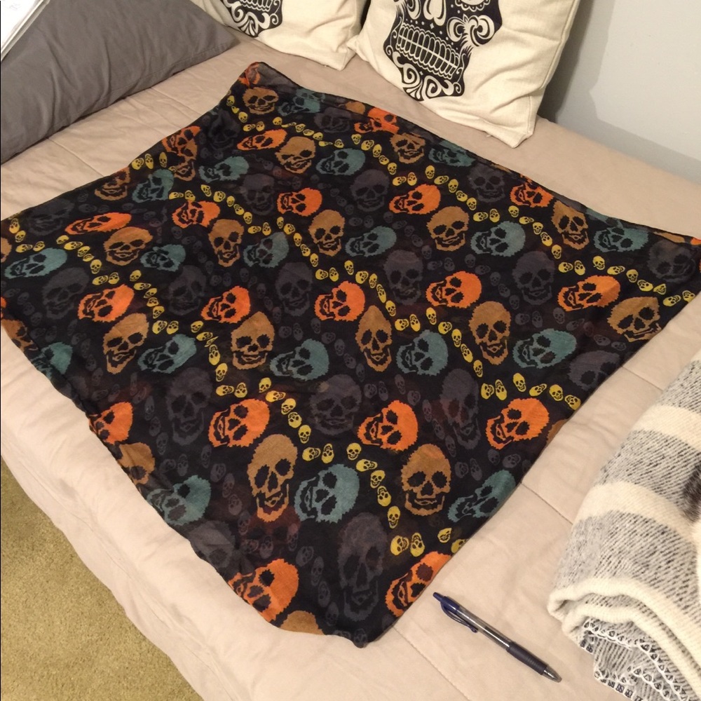 Skull scarf